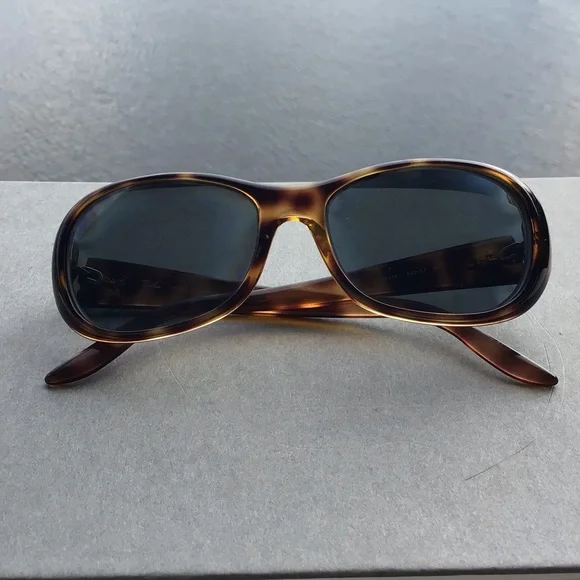 Ray-Ban | Accessories | Rayban Bold Tortoise Sunglasses Made  display picture 1